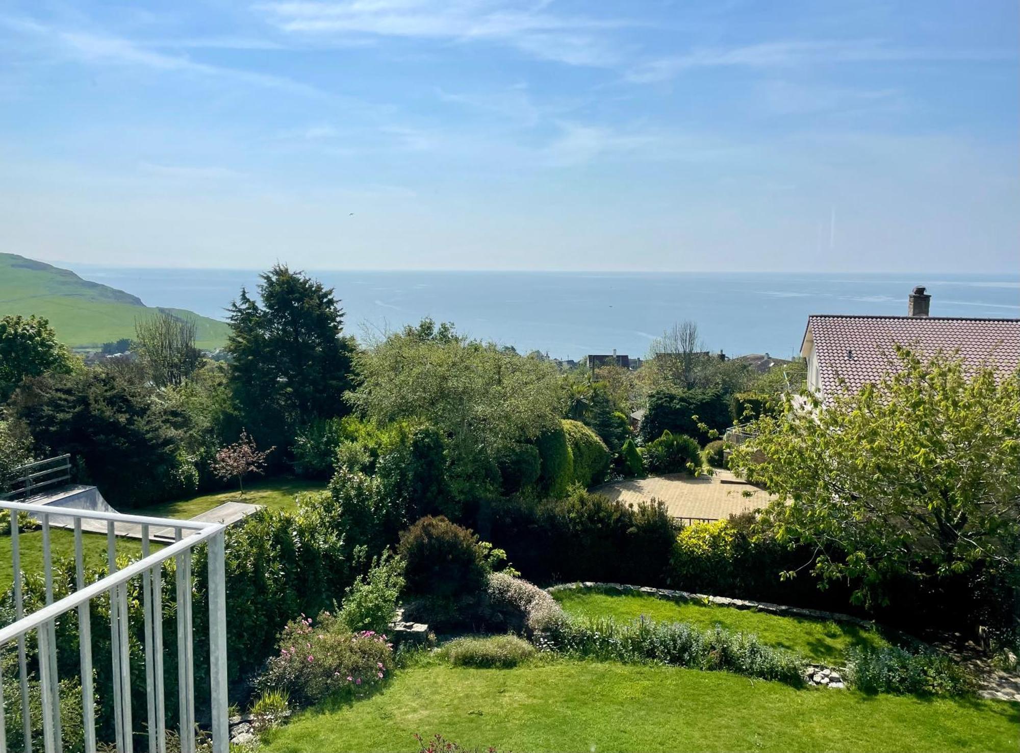 Stunning Charmouth Property With Bay Views! Экстерьер фото