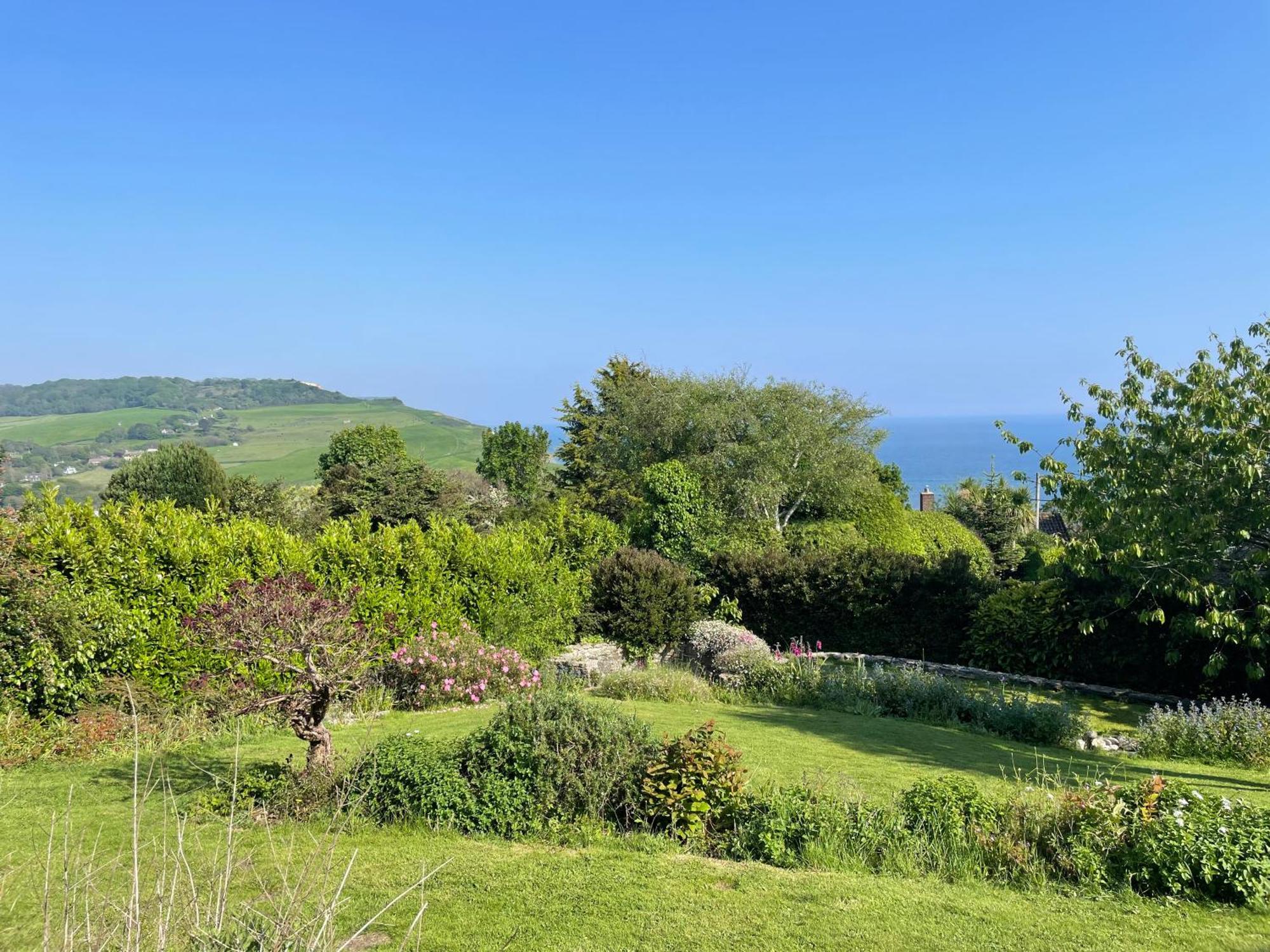 Stunning Charmouth Property With Bay Views! Экстерьер фото