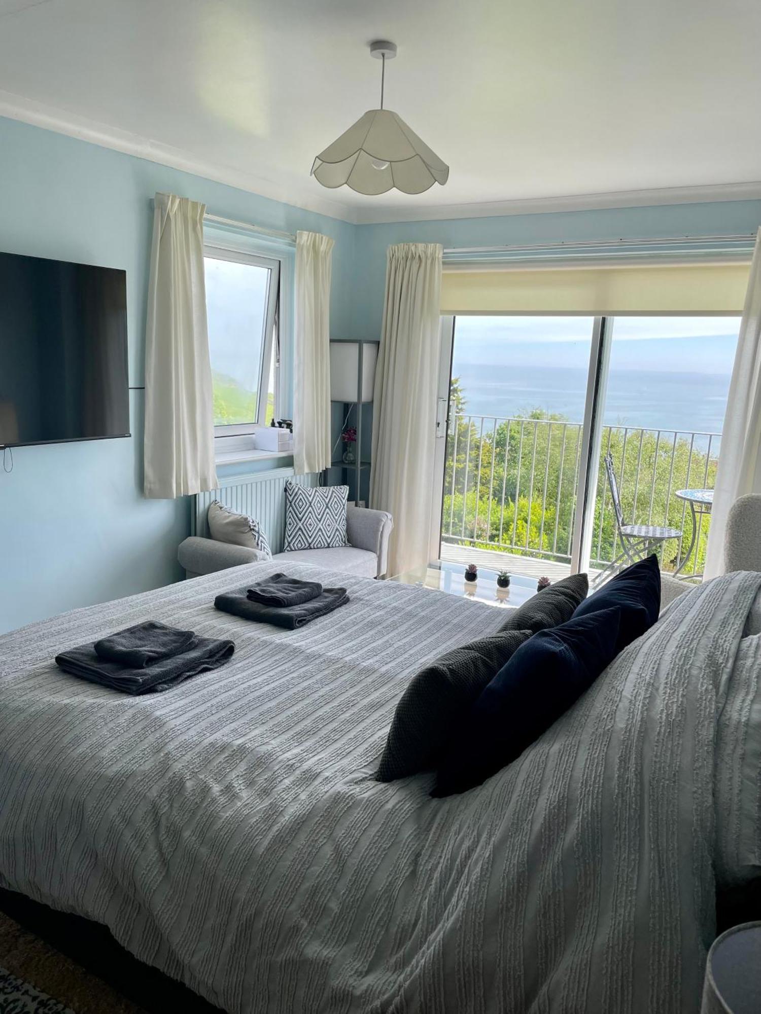Stunning Charmouth Property With Bay Views! Экстерьер фото