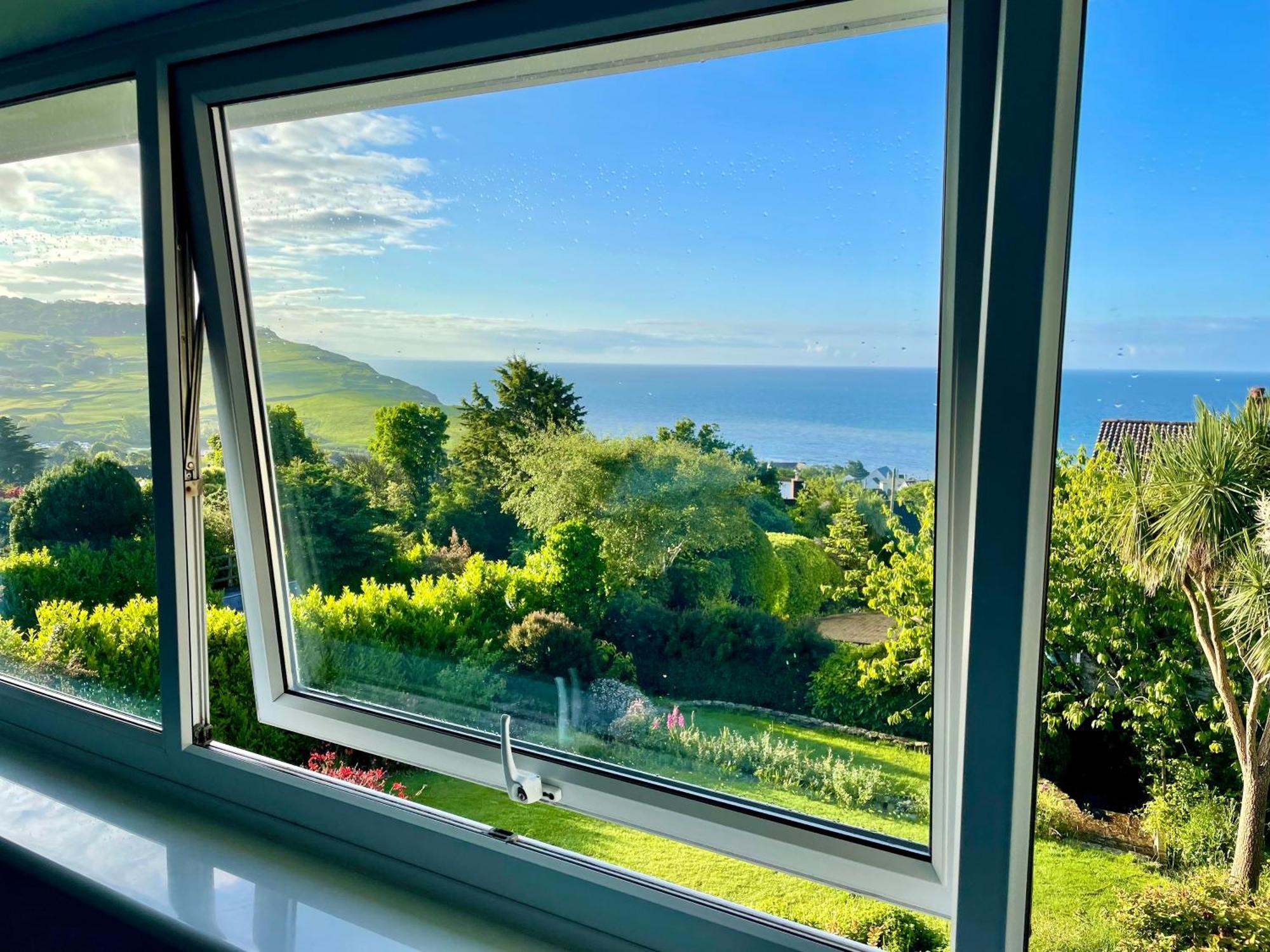 Stunning Charmouth Property With Bay Views! Экстерьер фото
