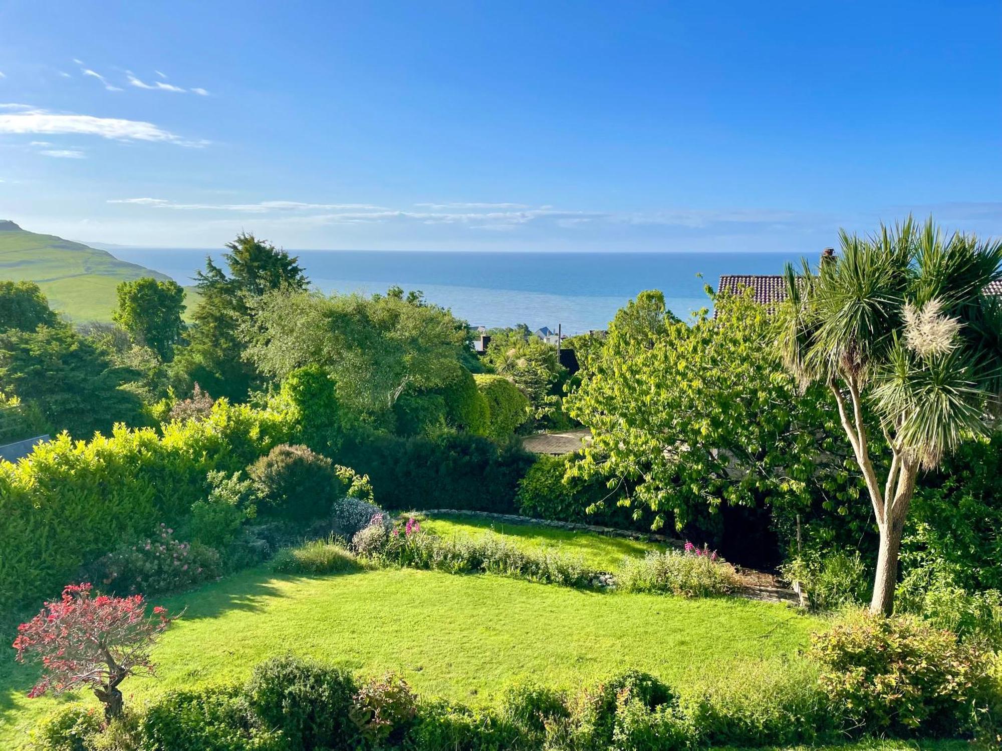 Stunning Charmouth Property With Bay Views! Экстерьер фото